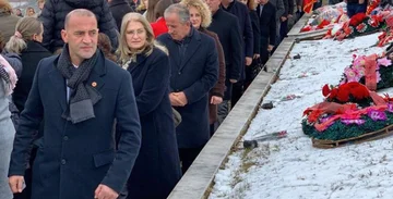 Haradinaj: Los restos de Milosevic en Serbia, déjenles sacar las imágenes de Recak y ver lo que han hecho