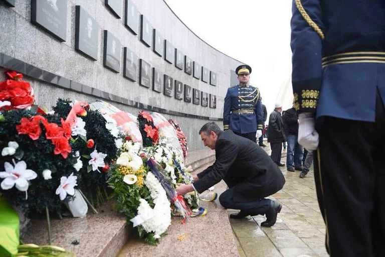 Veseli: BE po qëndron indiferente ndaj Serbisë e cila mohon masakrën e Reçakut