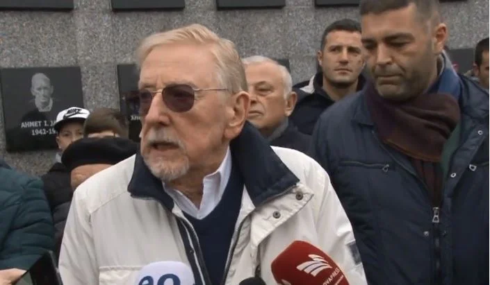 Walker: Masakra e Reçakut është dëshmi e asaj që ka ndodhur në të gjithë Kosovën