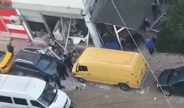 Shpërthen bombola e gazit në një byrektore në Tiranë