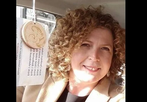 Rozeta Hajdari, ministrja e Kurtit për Ekonomi ishte e punësuar në zyrën e Hashim Thaçit, u largua për punë të dobët