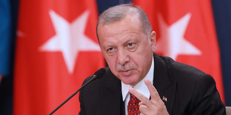 Erdogan kërcënon gjeneralin e Libisë: Do t’ia japim një mësim të mirë