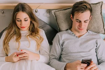 These 4 actions on your mobile phone are damaging your relationship