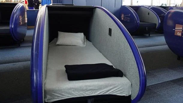 Në Aeroportin e Stambollit filloi shërbimi i kabinës së gjumit