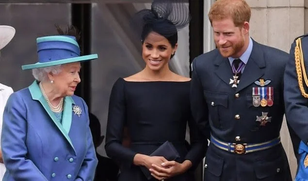 Mbretëresha Elizabeth II deklarohet rreth largimit të princit Harry dhe Meghan Markle