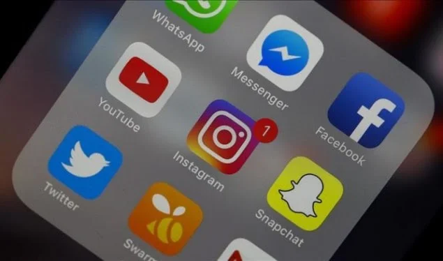 ​Qeveria kineze lejon diplomatët të përdorin rrjetet sociale
