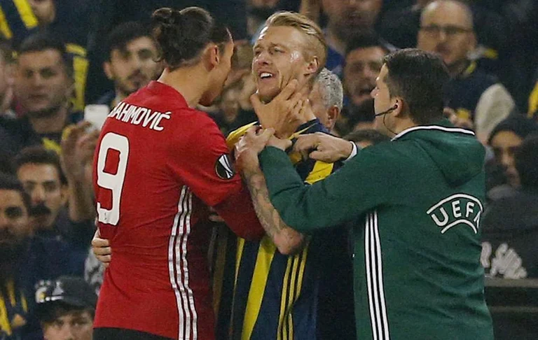 Ibrahimovic e Kjaer hanno combattuto duramente tre anni fa, da oggi sono compagni giocatori