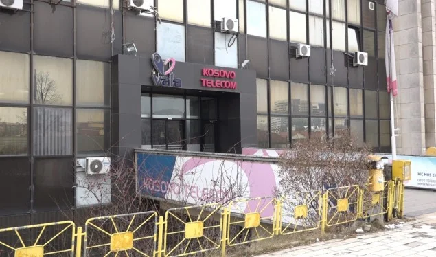 Punëtorët e Telekomit kërkojnë të pezullohet vendimi për uljen e pagave