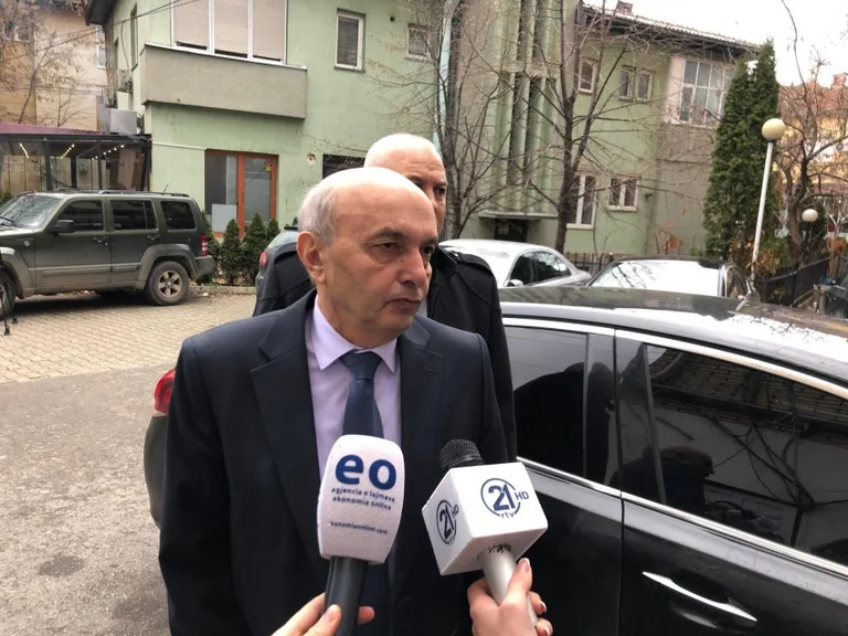 Isa Mustafa pas takimit me Kosnett: Zgjidhjen e jep LVV-ja, jo LDK-ja