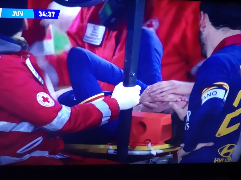 E dhimbshme: Lëndohet keq Zaniolo, largohet nga fusha e gjelbër me lot në sy