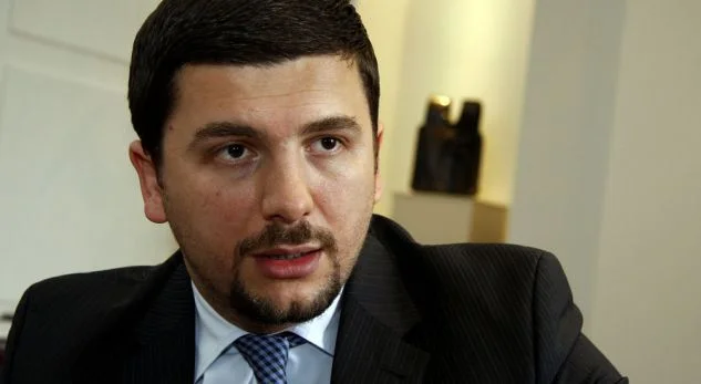 Krasniqi: PDK në asnjë formë në Qeverinë e re, Kurti i papërgjegjshëm e frikacak