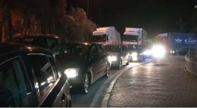 Deri në 4 orë pritje në Merdare