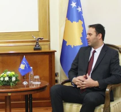 A po planifikon Albin Kurti ta djegë Konjufcën, për t’ia rikthyer LDK-së kryeparlamentarin?