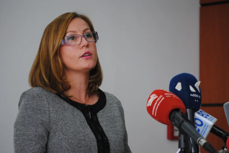 Ish-deputetja e PSD-së: Zvogëlimi i shpejtë i numrit të ministrive, veprim populist dhe me pasoja