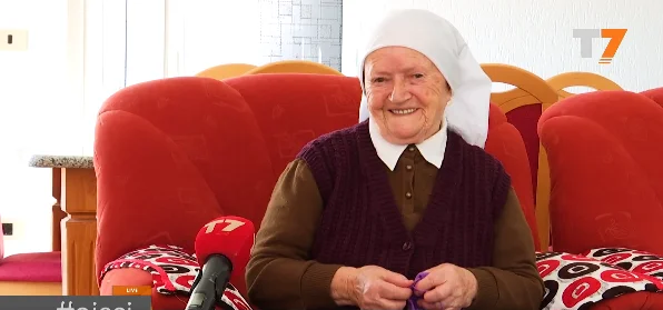 Njihuni me historinë e 101 vjeçares nga Istogu që u fejua në djep (Video)