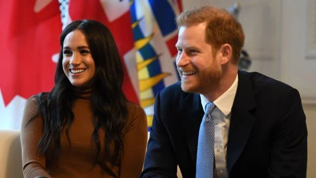 Princi Harry me Meghanin tërhiqen si mbretërorë të lartë: Familja Mbretërore “e lënduar”