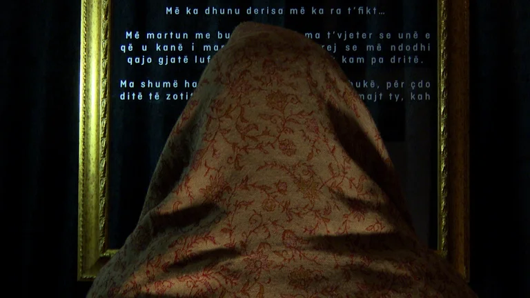 Historia e trishtë e gruas kosovare që u dhunua nga serbët sa ishte shtatzënë (Video)