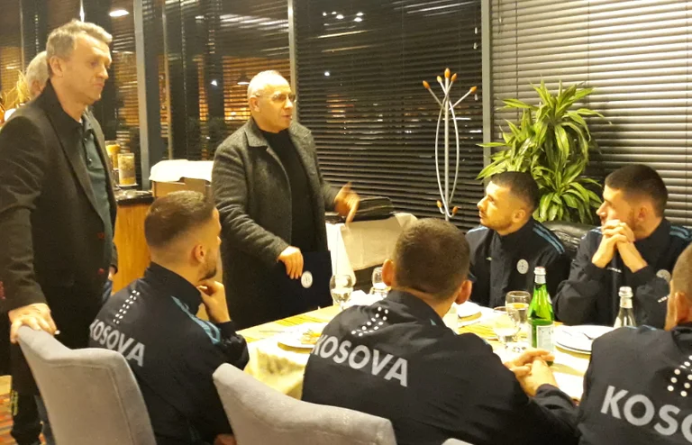Fjalim motivues nga presidenti i FFK-së për Kombëtaren e Kosovës