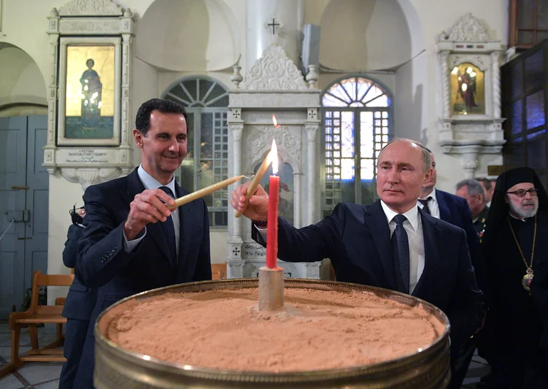 Gjatë sulmeve në Irak, Putini ‘shpall fitoren ndaj ShBA-ve’ në Siri