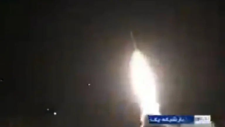 Nuk ka më kthim mbrapsht: Pamje nga sulmi i Iranit ndaj ShBA-ve (Video)