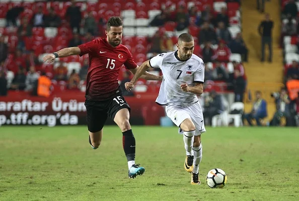 Lamtumirë Rangers, Grezda prezantohet në klubin e ri
