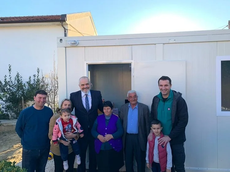 Rama: 200 shtëpiza-kontenierë për familjet e prekura nga tërmeti