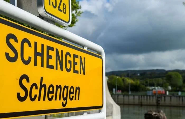 Nga muaji shkurt, aplikuesit për viza shengen do të paguajnë 33 përqind më shumë