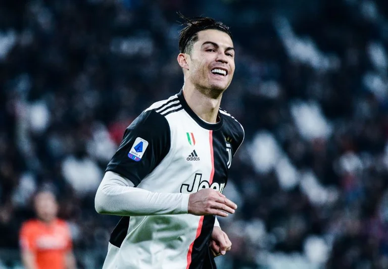 Ronaaldooo et complète son hehet-trick dans le match d'aujourd'hui