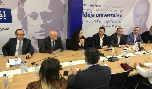 Début de la réunion du groupe parlementaire LDK