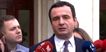 Analisti politik: Kurti po tenton të blejë kohë