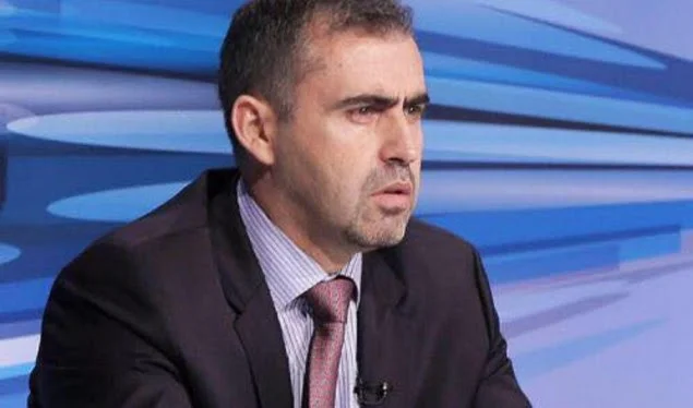 Ex consigliere di Isa Mustafa risponde a Kurti: Kosovo “