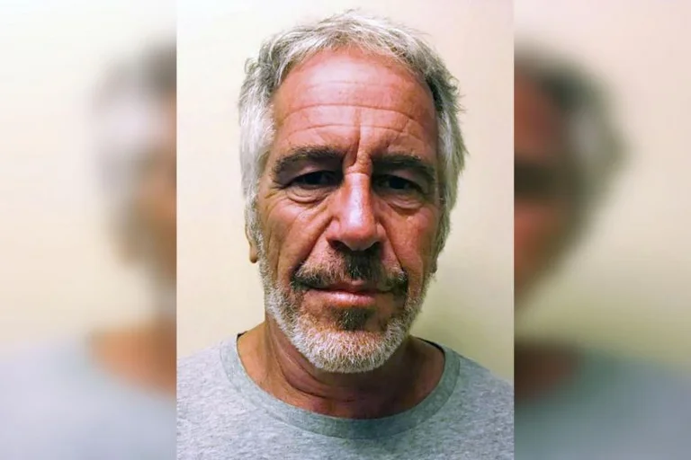 They take scary photos from the cell where the pedophile billionaire Jeffrey Epstein killed himself