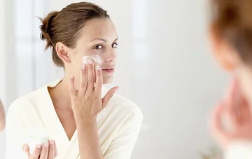 Cosa fare prima di andare a letto, per una bella pelle
