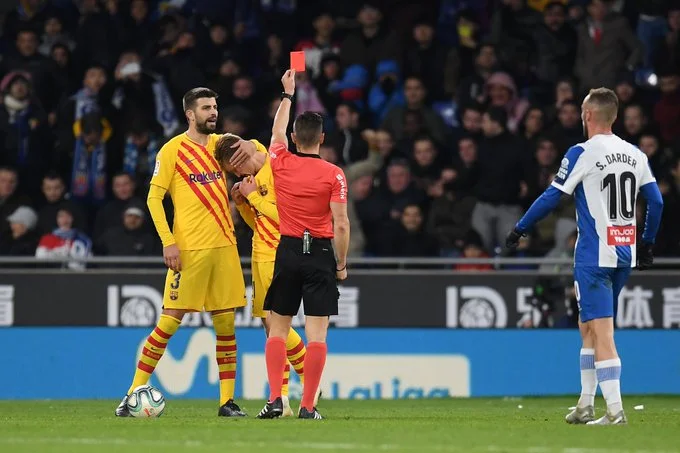 Barcelona comienza año con corbata, parada en Espanyol