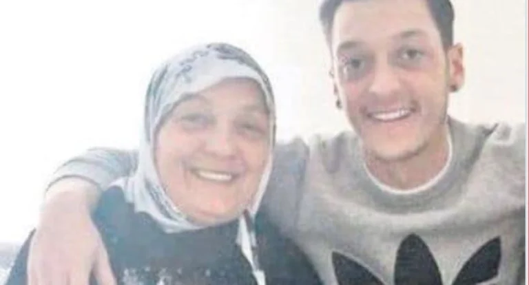 La mère d'Ozil avec un message excitant pour son fils