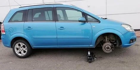 Kosovo exile shows how Serbs detonated car tires