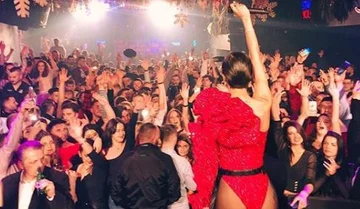 Laurel commence l'année avec un mouvement provocateur (Vidéo)