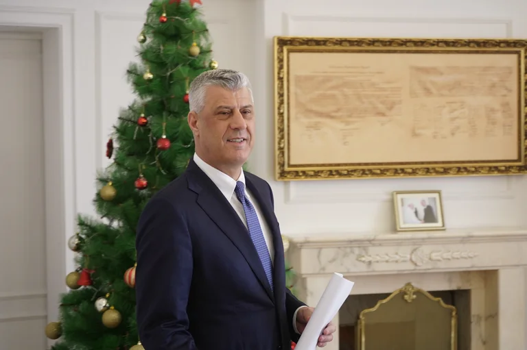 El presidente le dice oficialmente a Kurt que lo está esperando el 6 de enero a las 3:00.