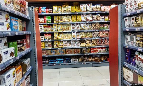 Kosovos Ethniensteuer und Markt