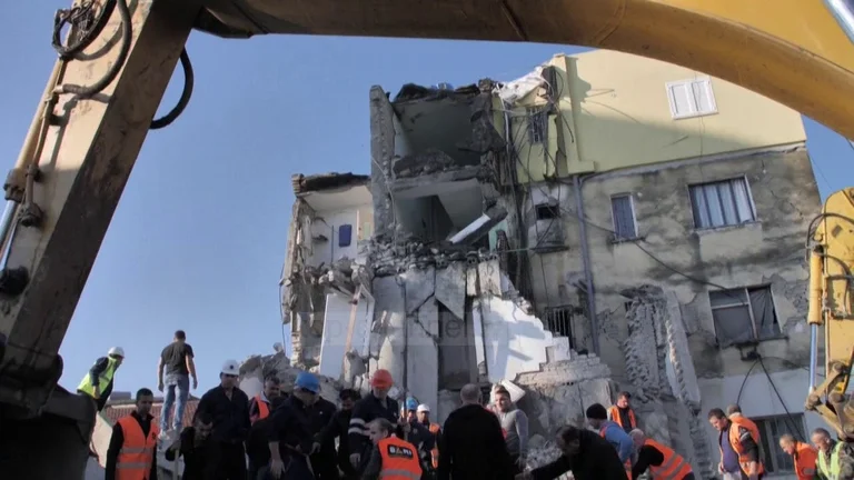 The New York Times: Earthquake lecture in Albania