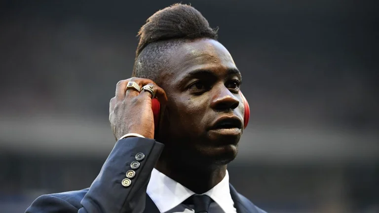 Video published where Balotelli swears Albanian
