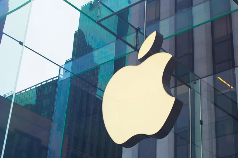 Apple creates new iPhones without buttons?