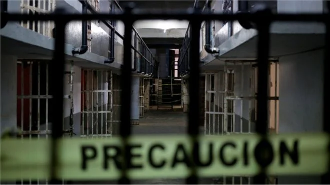 Prison War because of football match, 16 dead