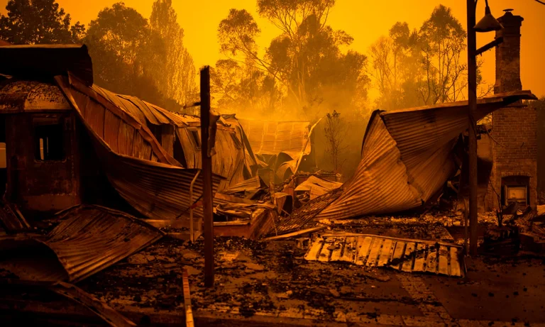 Australia launches 2020 as hell: 9 dead, others missing, and hundreds of destroyed properties