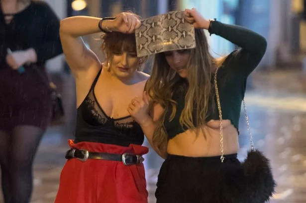 Niñas para Año Nuevo - Sexo, Drogas, Alcohol (Foto)