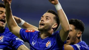 Arber Hoxha マーク supergoles のために Dinamo Zagreb