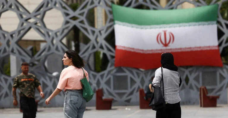 イランの公式は米国と戦争を言います “likely” 再開します