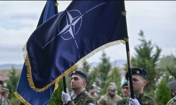 ギリシャのエコーの解像度、コングレスムは、NATOのコソボのためのアテネの支援を求める