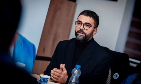 Behrami: Albin Kurti 選挙に行くための主な責任は Orid 合意の後ろに隠れています