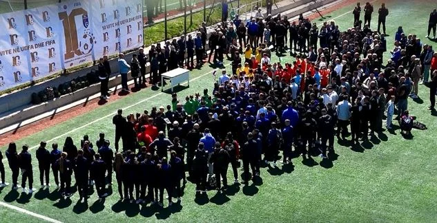 歴史の10年:コソボサッカーはU会員FIFA EFAを祝う